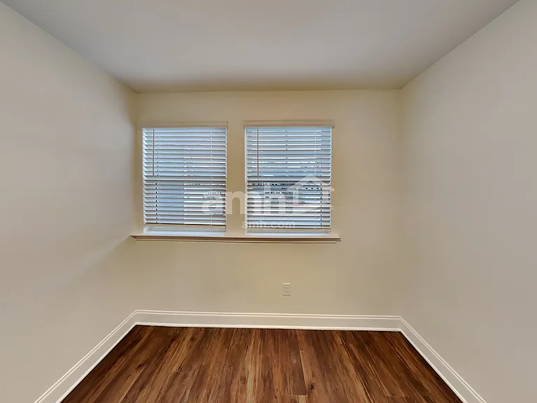 15712 Thomas Rd — Photo 9