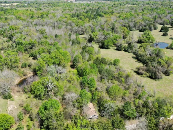 9779 Newport Ln, Midway, TX 75852