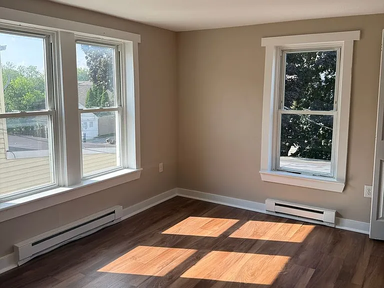 125-127 Elm Street — Photo 14