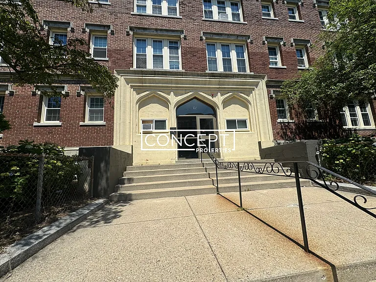 15 Glenville Ave #B6 — Photo 1