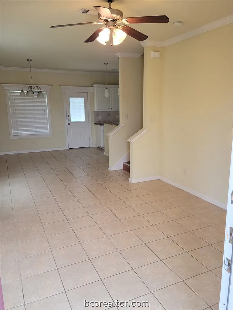 4 bed, 2.5 bath, 1657 sqft, $1,950 — Photo 2