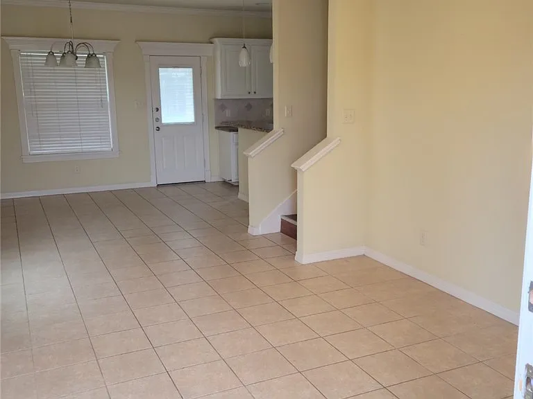 2821 Horseback Dr — Photo 2