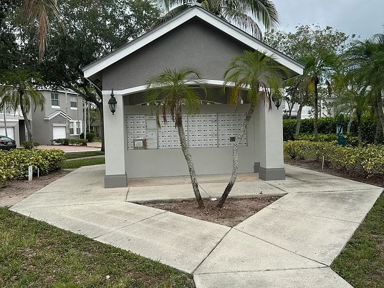 1121 Shoma Dr — Photo 22