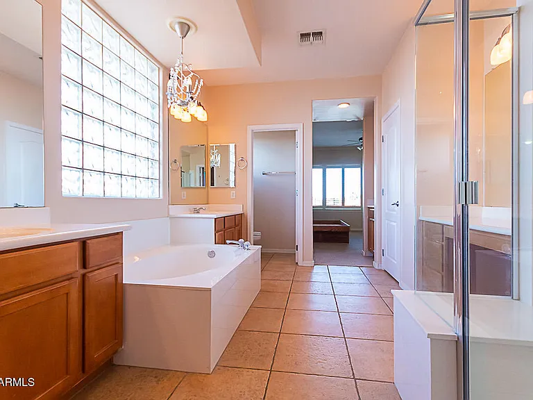 642 E Torrey Pines Pl — Photo 31