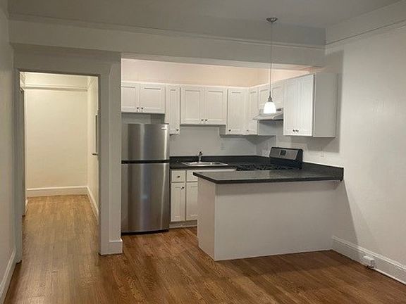 2nd image of 1930 Sacramento St APT 1