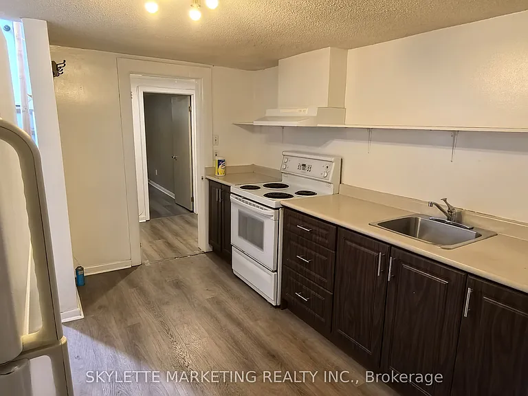 34 Ravenscroft Cir #BASEMENT — Photo 8