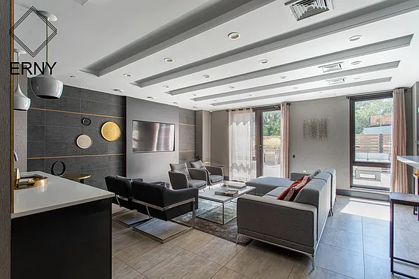 Rented by ERNY LLC | media 45