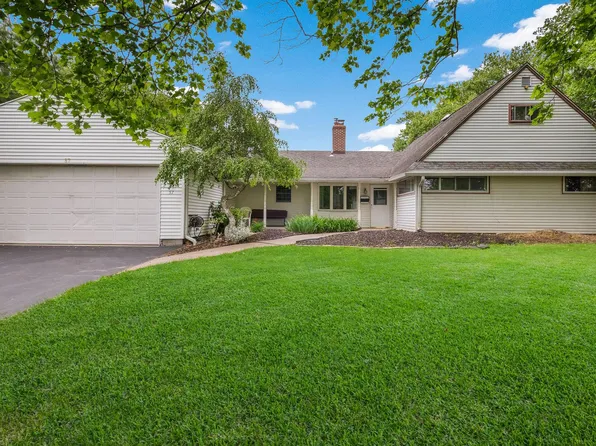 57 Spicebush Rd, Levittown, PA 19056