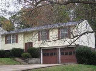 126 Old Gate Rd, Trafford, PA 15085