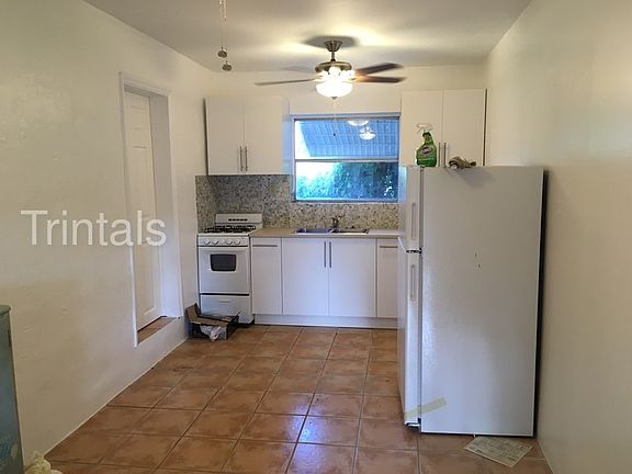 3rd image of 11342 Peachtree Dr