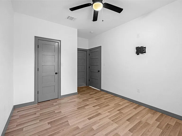 3625 Lydia St #B — Photo 16