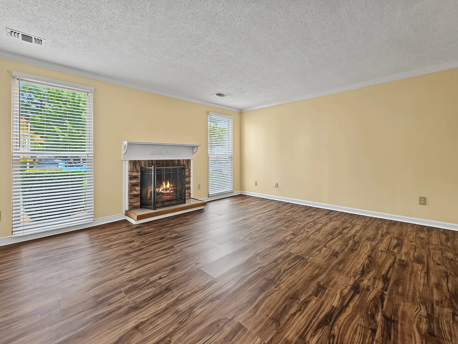 2 bed, 2.5 bath, 1538 sqft, $2,400 — Photo 4