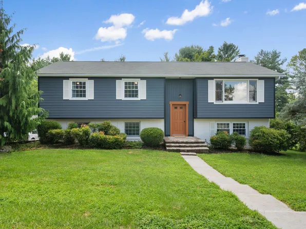 1101 Quail Dr, Blacksburg, VA 24060