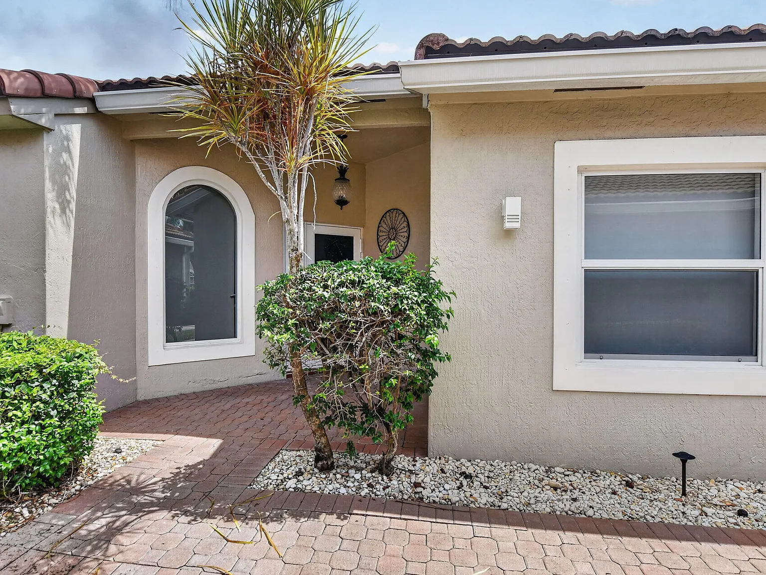 3 bed, 2.5 bath, 1592 sqft, $4,500 — Photo 4