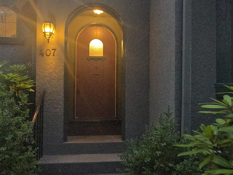 407 Saint George St — Photo 31