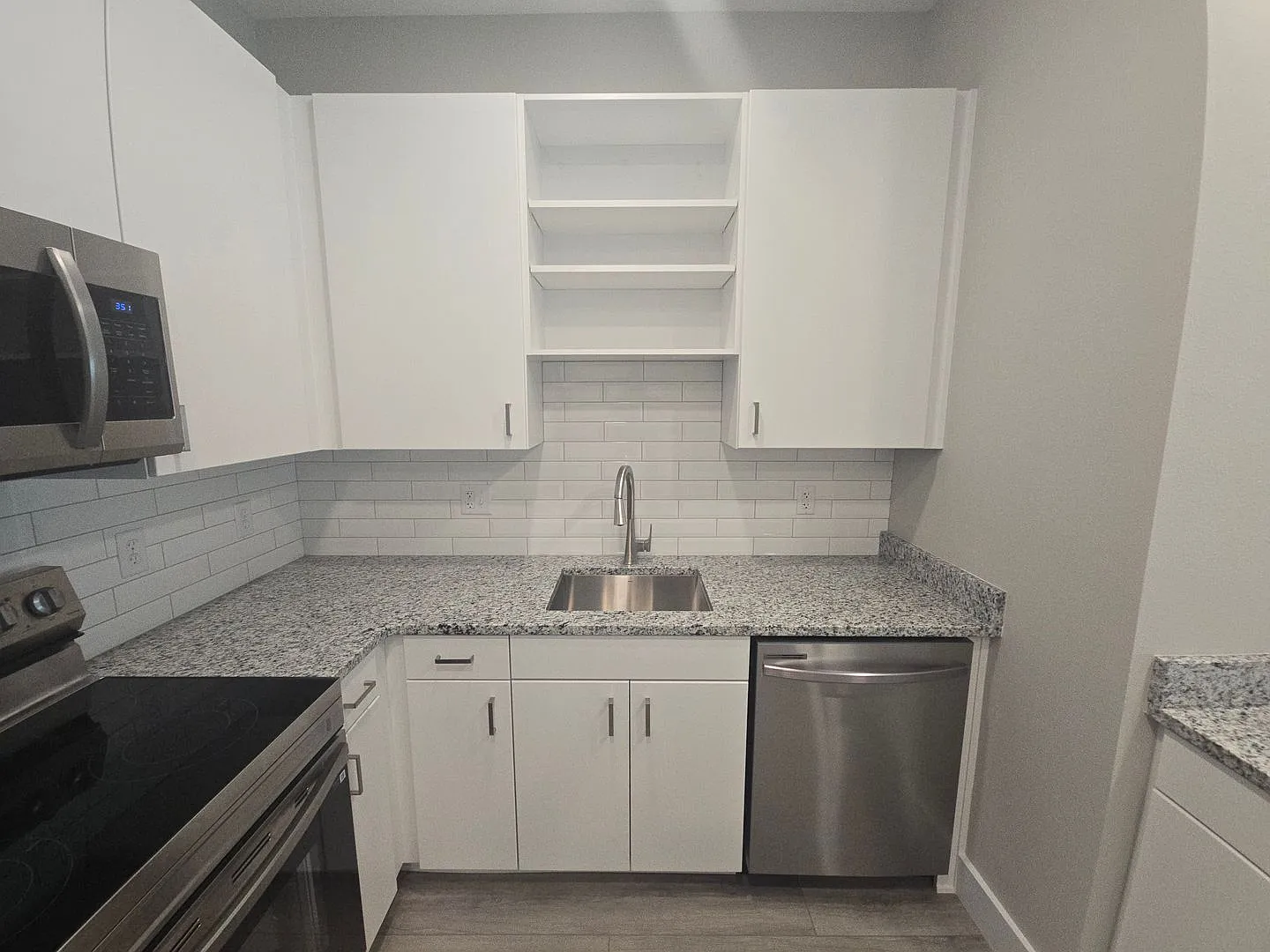 The 701 Luxury Apartments — Photo 4