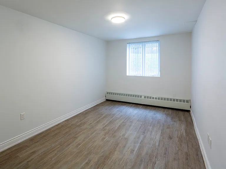 552 Birchmount Rd — Photo 10