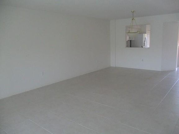 4th image of 5810 Crystal Shores Drive #102