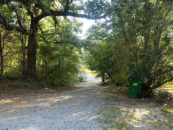 5th image of 1121 Arnold Rd