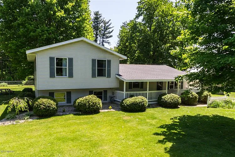 55469 Buckhorn Rd photo 1