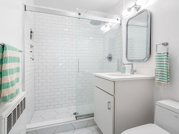 5th image of 229 E 81st St APT E