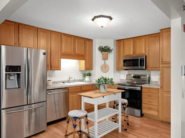 18400 Euclid St APT 357, Farmington, MN 55024