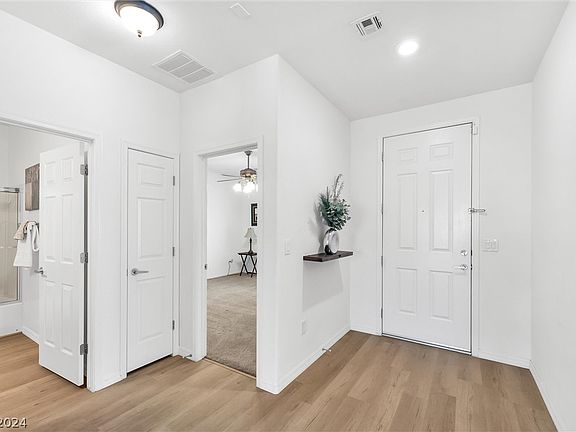 5th image of 2414 Bedford Park Dr