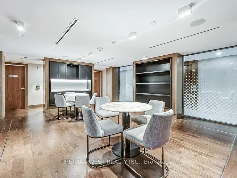 15 Queens Quay E #1006 — Photo 42