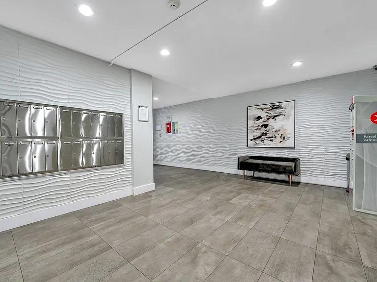 1010 McKenzie Ave #203 — Photo 25