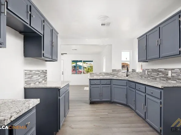 2725 Lake St, Bakersfield, CA 93306