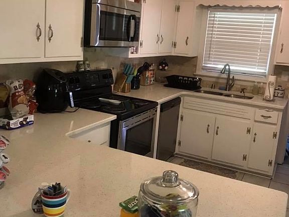3rd image of 902 Nokomis St