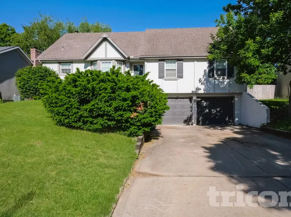 10218 Haskins St, Lenexa, KS 66215