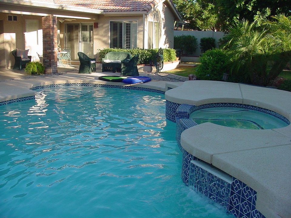Bkyrd from pool spa