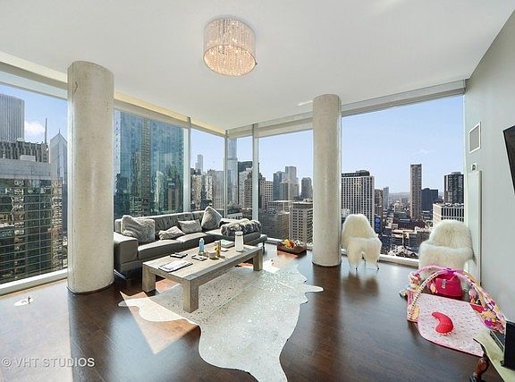 2nd image of 600 N Fairbanks Ct Unit 3607