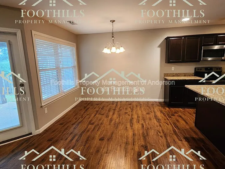 1027 Whirlaway Cir — Photo 4