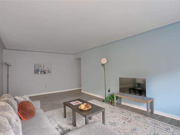 4th image of 825 Morewood Ave APT G11