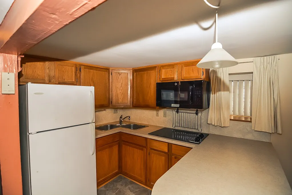 2732 N Central Park Ave — Photo 2