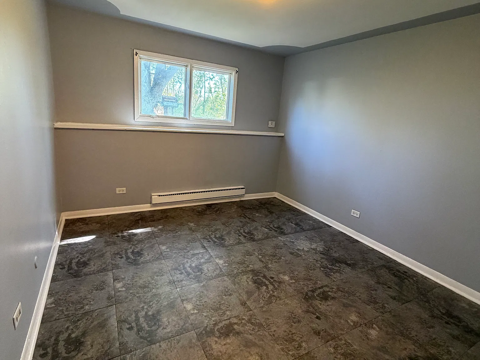 2 bed, 1000 sqft, $1,595 — Photo 3