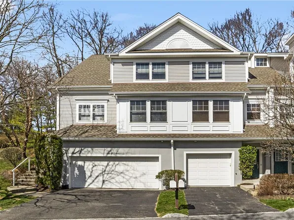 90 Hillcrest Lane, Peekskill, NY 10566