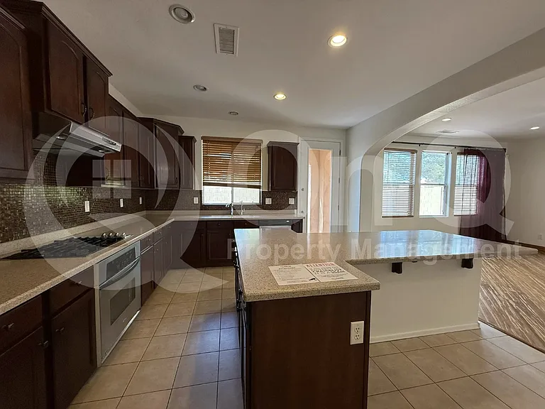 1104 E Gail Dr — Photo 9