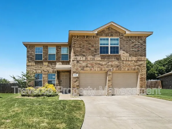 2700 Andesite Ln, Fort Worth, TX 76108