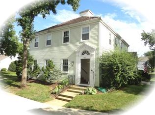 97 N Glenwood Ln, Monroe Township, NJ 08831