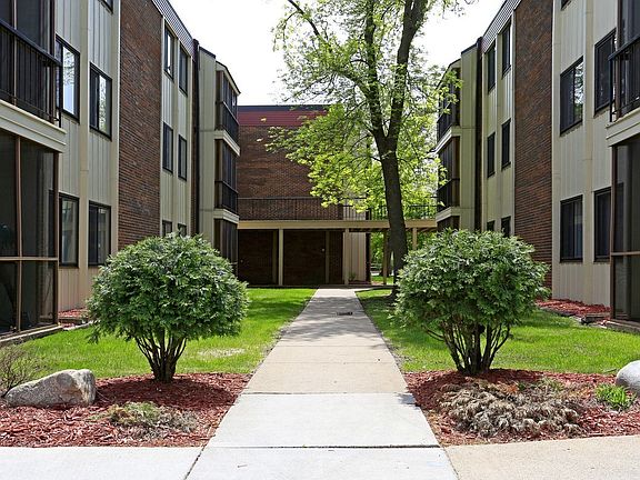 3rd image of 1425 & 1427 Colorado Ave S #1427-114