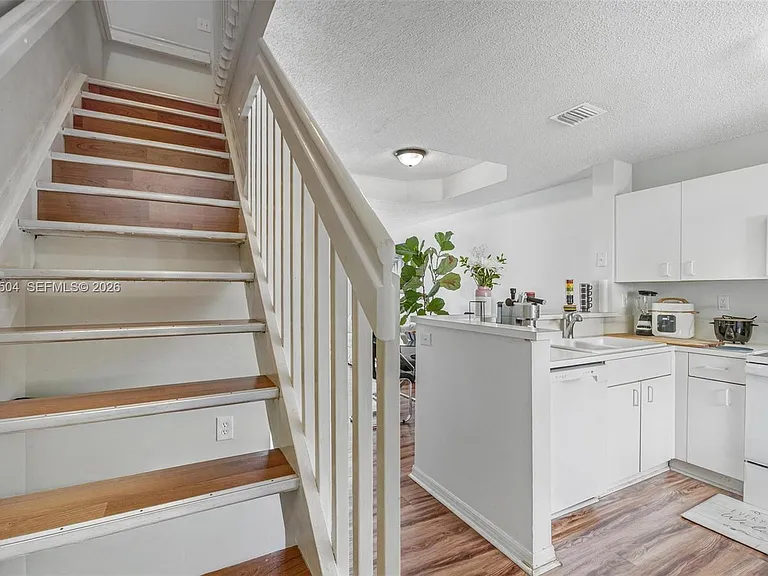 14207 SW 121st Pl — Photo 12