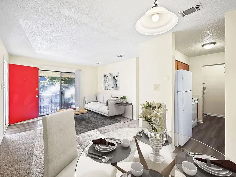 Country Creek Apartments — Photo 34