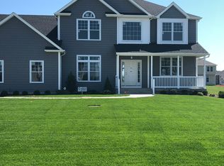 2 Berryfield Ct, Greenlawn, NY 11740