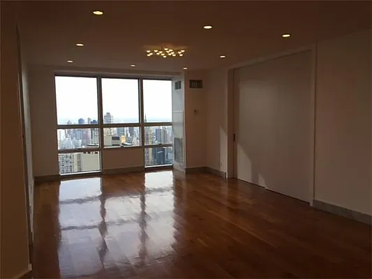 Rented by Macklowe Investment Properties | media 14