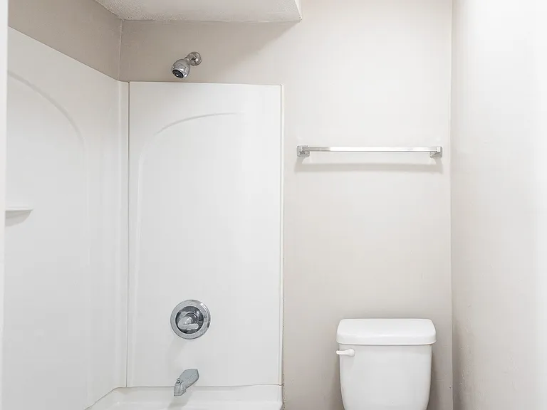 Bridgepointe Crossing — Photo 10