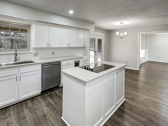 5th image of 74411 Lochwood Ct