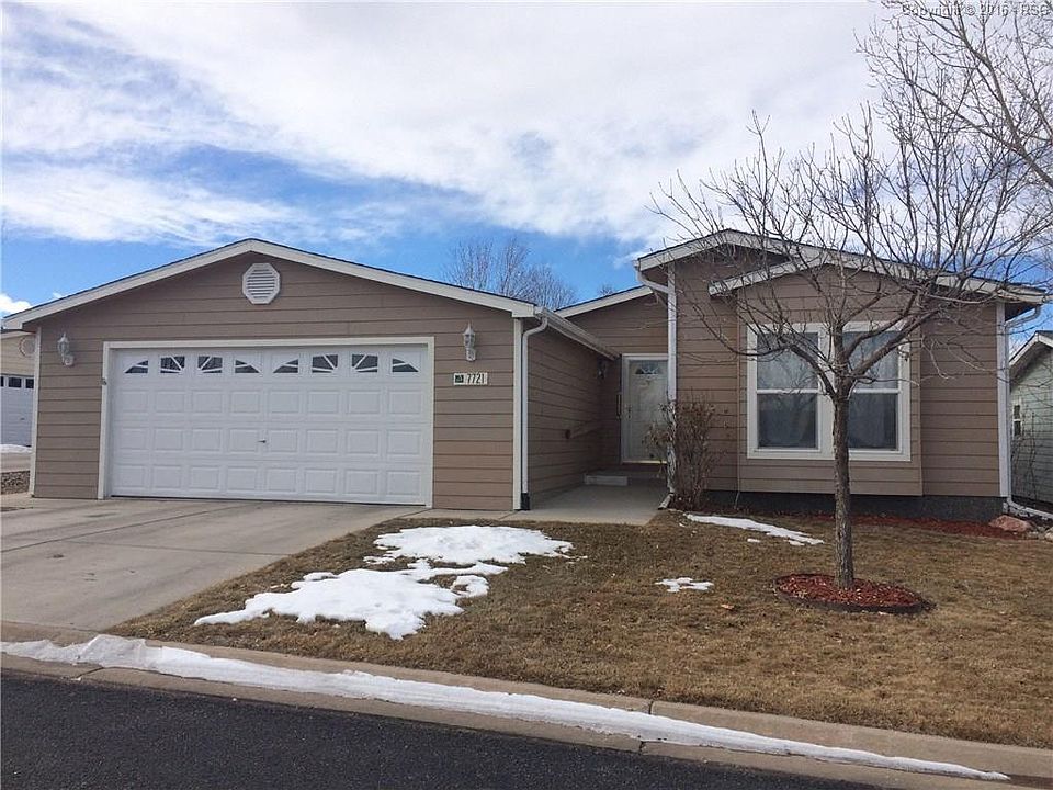 Great condition 4 bed, 2 bath 2 car with private back yard deck